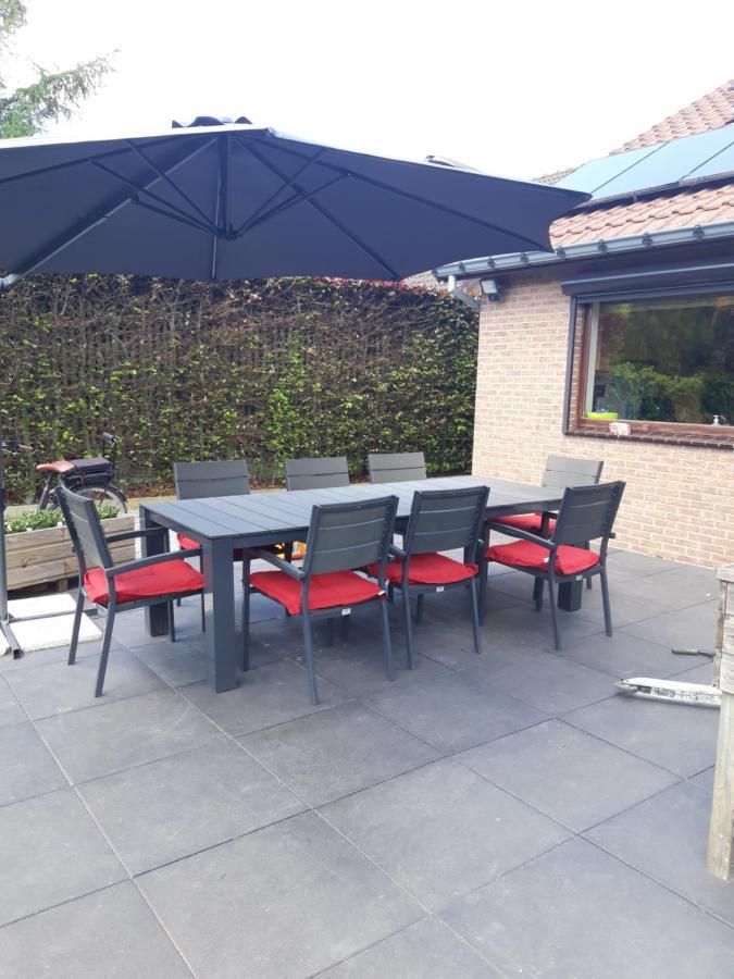 Het Koningshofje Bed and Breakfast NeerNeerpelt Exteriör bild